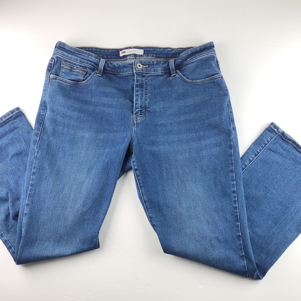 Levi's Medium Wash Bold Flare Jeans w35